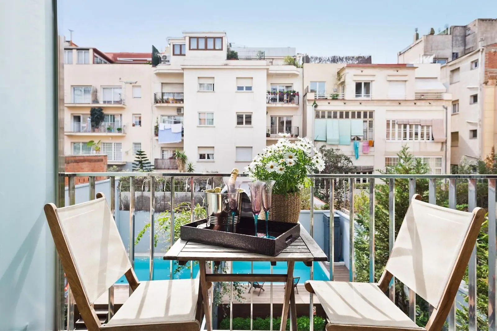 My Space Emirates - Executive Apartments With Private Balcony Barcelone