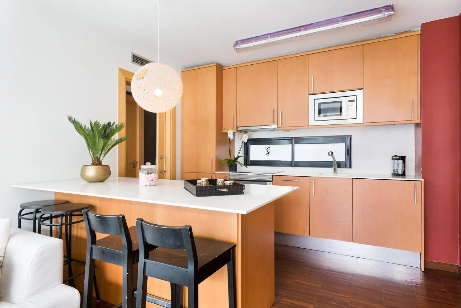 My Space Emirates - Executive Apartments With Private Balcony Barcelone