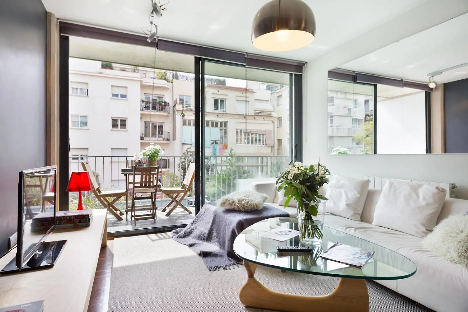 My Space Emirates - Executive Apartments With Private Balcony Barcelone
